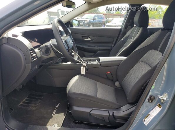 3N1AB9CV9TY237660 2026 NISSAN SENTRA Blue Вид салону спереду