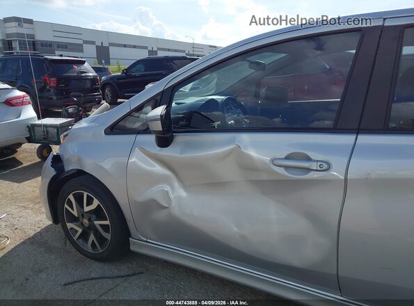 3N1CE2CP9GL368356 2016 NISSAN VERSA NOTE Silver Widok z przodu