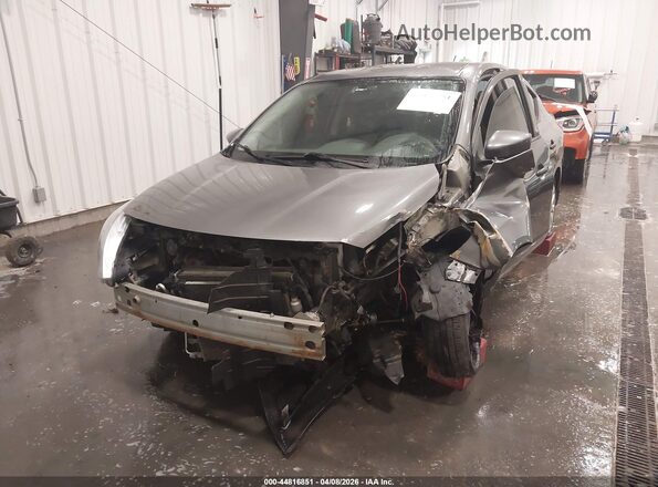 3N1CN7AP3GL825002 2016 NISSAN VERSA Серый Вид спереди