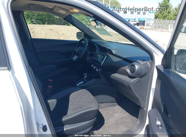 3N1CP5BV7LL543208 2020 NISSAN KICKS Белый Вид салона спереди