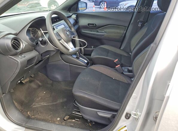 3N1CP5CU0KL513374 2019 NISSAN KICKS Серебряный Вид салона спереди