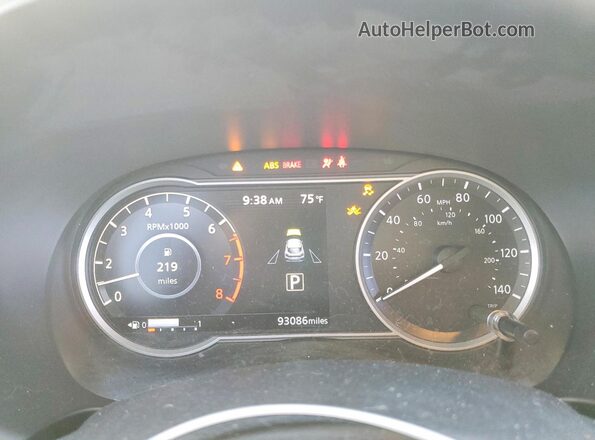 3N1CP5CU8JL506686 2018 NISSAN KICKS Белый Вид щитка приборов