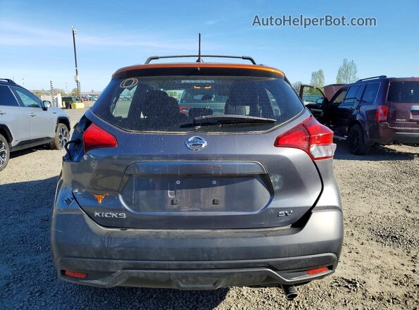 3N1CP5CUXJL528639 2018 NISSAN KICKS Gray Widok z tyłu