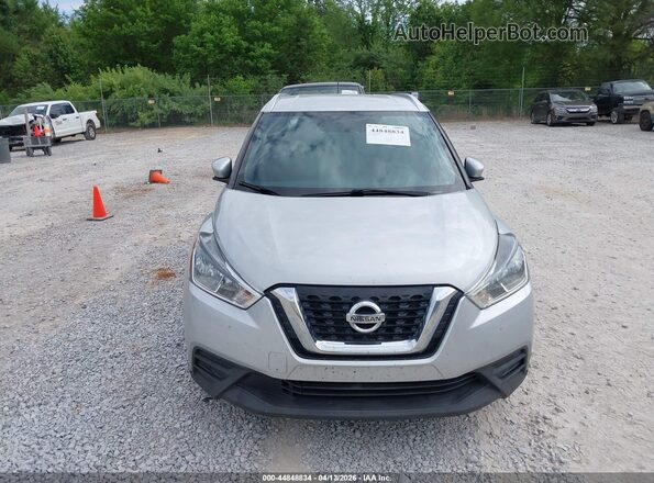 3N1CP5CUXKL509770 2019 NISSAN KICKS Серебряный Вид спереди