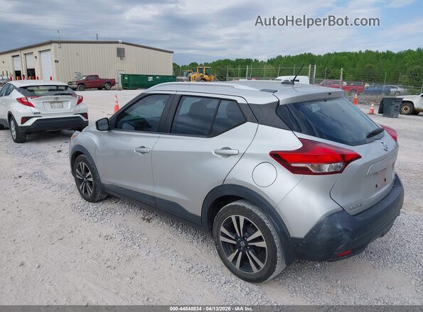 3N1CP5CUXKL509770 2019 NISSAN KICKS Серебряный Задняя левая четверть