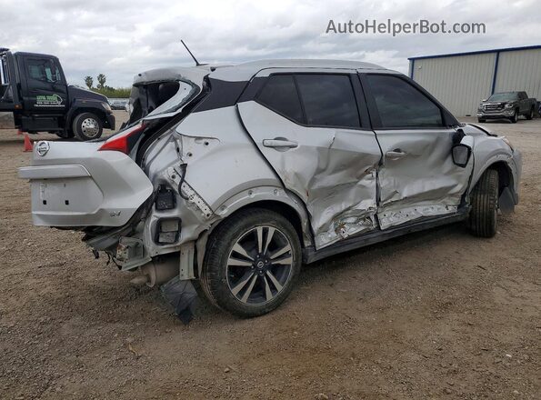 3N1CP5CV6LL544364 2020 NISSAN KICKS Серебряный Задняя правая четверть