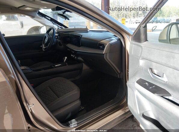 3N8AP6CB4SL311327 2025 NISSAN KICKS Gold წინა სალონის ხედი