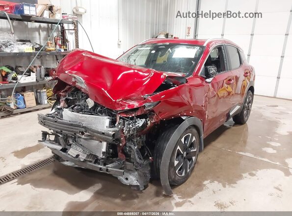 3N8AP6CB7SL312925 2025 NISSAN KICKS Темно-бордовый Передняя левая четверть