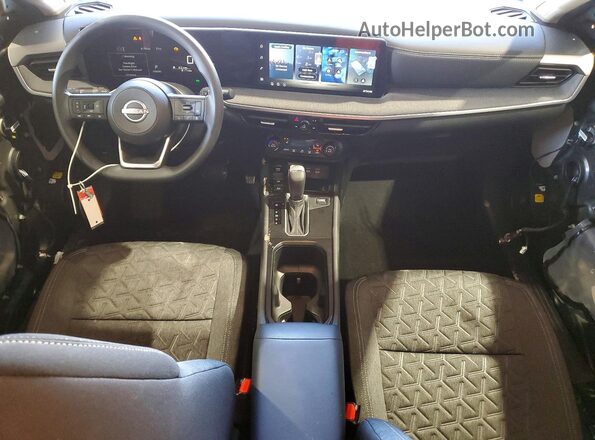 3N8AP6CB7TL311775 2026 NISSAN KICKS Серый Вид панели приборов