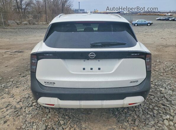 3N8AP6CBXSL352738 2025 NISSAN KICKS White Widok z tyłu