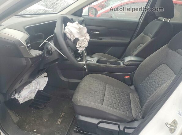3N8AP6CBXSL352738 2025 NISSAN KICKS White Widok wnętrza z przodu
