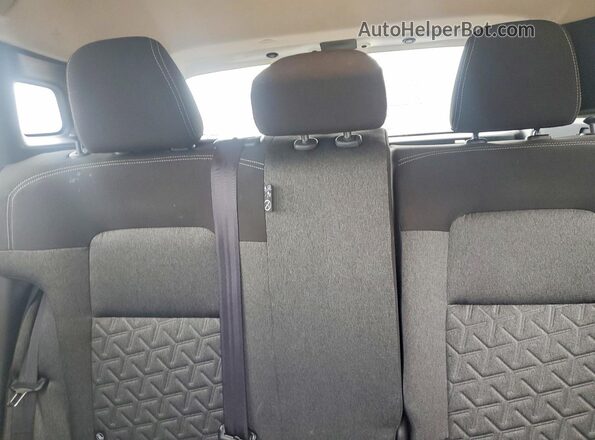 3N8AP6CBXSL352738 2025 NISSAN KICKS White Widok tylnych siedzeń
