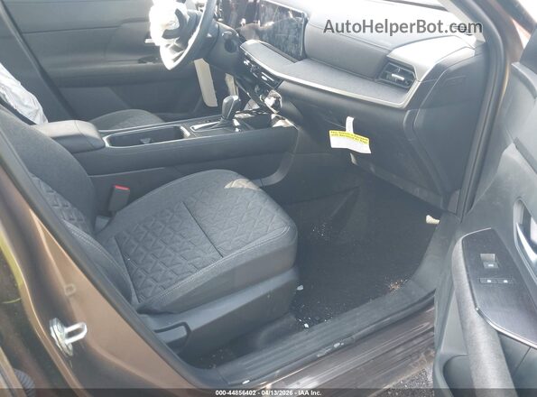 3N8AP6CE0TL316097 2026 NISSAN KICKS Gray წინა სალონის ხედი