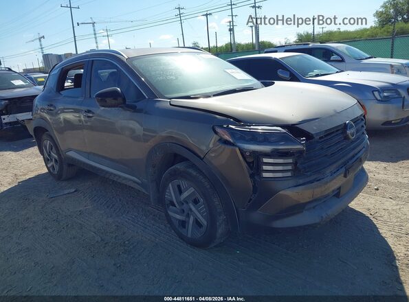 3N8AP6CE2TL339445 2026 NISSAN KICKS Коричневый Передняя правая четверть