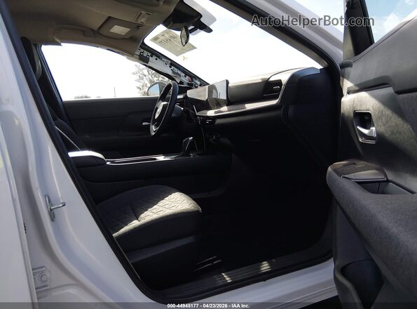 3N8AP6CE8TL306871 2026 NISSAN KICKS White Vista interior delantera