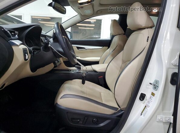 3PCAJ5CB3NF119701 2022 INFINITI QX50 White Widok wnętrza z przodu