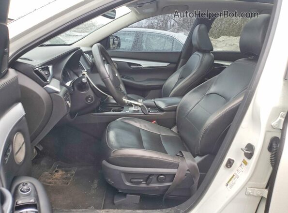 3PCAJ5M33KF104358 2019 INFINITI QX50 Белый Вид салона спереди