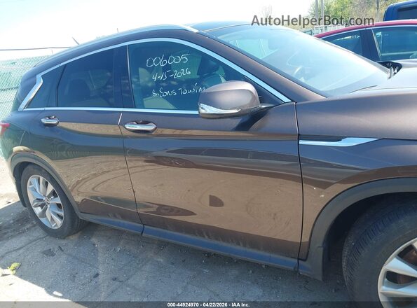 3PCAJ5M34KF139703 2019 INFINITI QX50 Brown Vista del cuadro de instrumentos