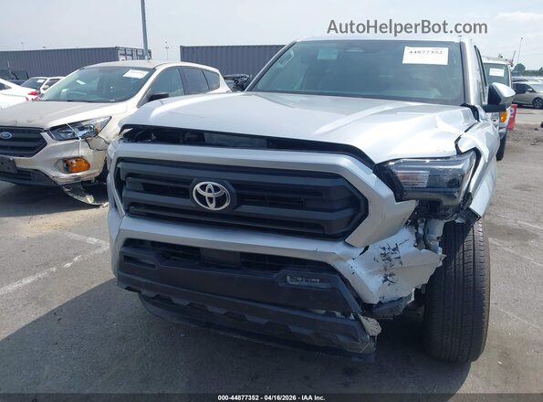 3TMKB5FN2TM055697 2026 TOYOTA TACOMA Silver Widok z przodu
