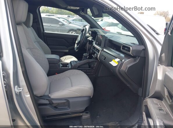 3TMKB5FN2TM055697 2026 TOYOTA TACOMA Silver Widok wnętrza z przodu