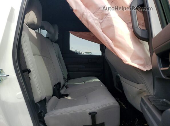 3TMKB5FN3TM058575 2026 TOYOTA TACOMA White Հետևի նստատեղերի տեսք