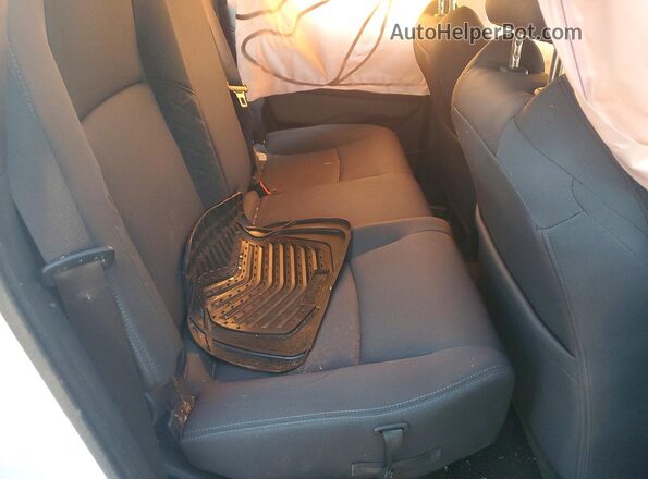 3TMKB5FN4RM010625 2024 TOYOTA TACOMA White Vista de los asientos traseros