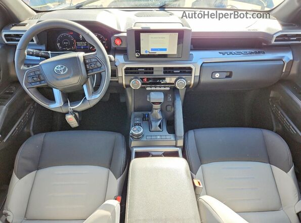 3TMLB5JN0TM228063 2026 TOYOTA TACOMA Синий Вид панели приборов