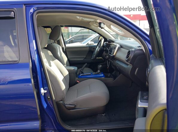 3TYCZ5AN0NT057561 2022 TOYOTA TACOMA Blue წინა სალონის ხედი