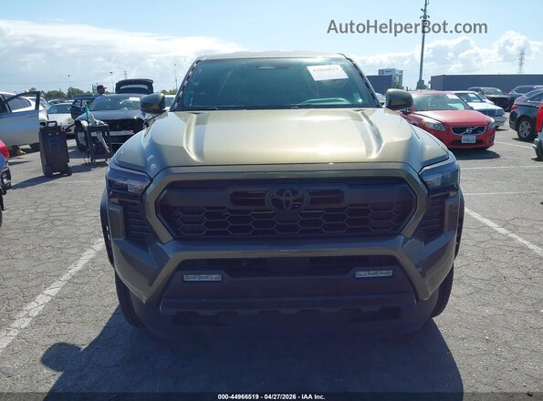 3TYLC5LN8ST016797 2025 TOYOTA TACOMA HYBRID Green Vista interior trasera