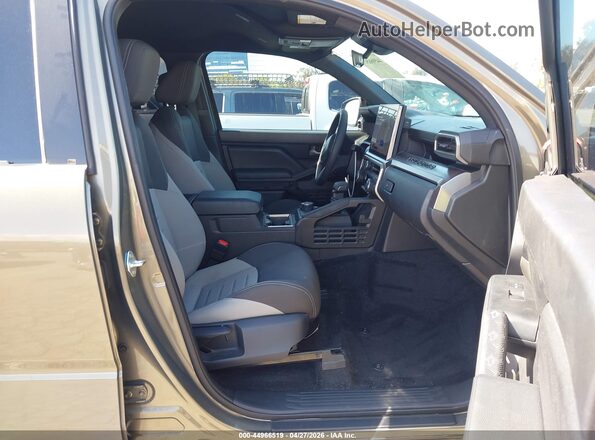 3TYLC5LN8ST016797 2025 TOYOTA TACOMA HYBRID Green Vista interior delantera