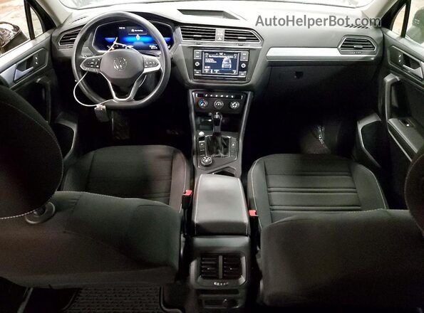 3VV0B7AX2NM122525 2022 VOLKSWAGEN TIGUAN Charcoal Widok deski rozdzielczej