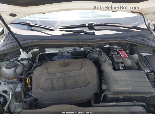3VV1B7AX6JM021521 2018 VOLKSWAGEN TIGUAN Белый Вид сзади