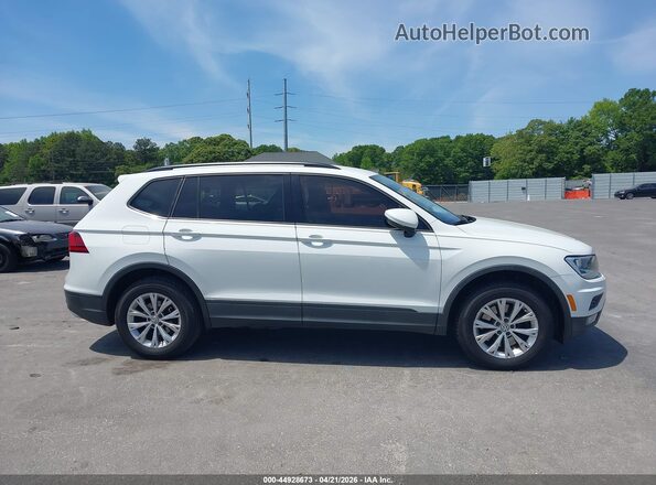 3VV1B7AX6JM021521 2018 VOLKSWAGEN TIGUAN Белый Вид задней части салона