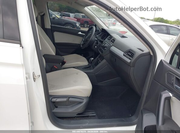 3VV1B7AX7MM066455 2021 VOLKSWAGEN TIGUAN Белый Вид салона спереди