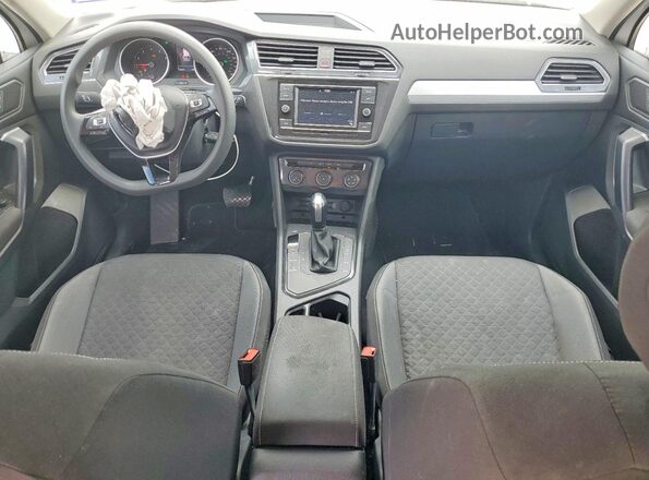 3VV1B7AX8MM012016 2021 VOLKSWAGEN TIGUAN White Widok deski rozdzielczej