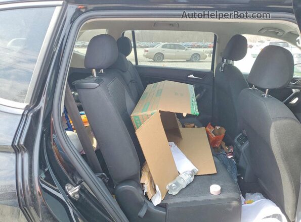 3VV1B7AX9MM019797 2021 VOLKSWAGEN TIGUAN Black Widok wnętrza z tyłu