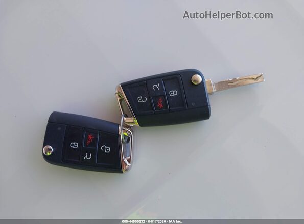 3VV2B7AX1LM100277 2020 VOLKSWAGEN TIGUAN Белый Вид панели приборов