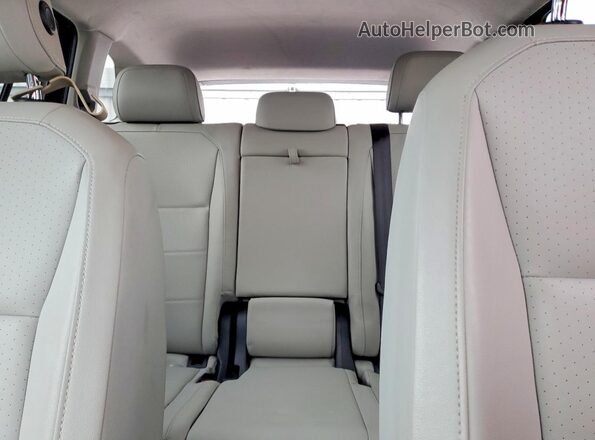 3VV2B7AX2JM219856 2018 VOLKSWAGEN TIGUAN Красный Вид задних сидений