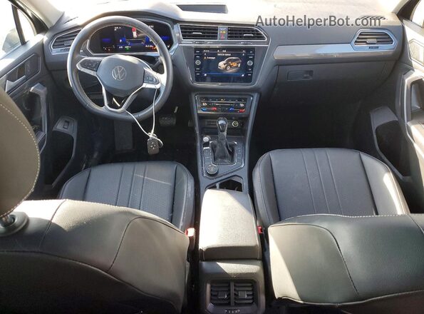 3VV2B7AX2NM172608 2022 VOLKSWAGEN TIGUAN Серый Вид панели приборов