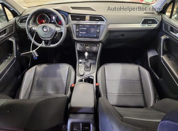 3VV2B7AX3LM139078 2020 VOLKSWAGEN TIGUAN Серый Вид панели приборов