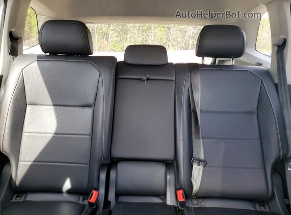 3VV2B7AX8MM010321 2021 VOLKSWAGEN TIGUAN Белый Вид задних сидений