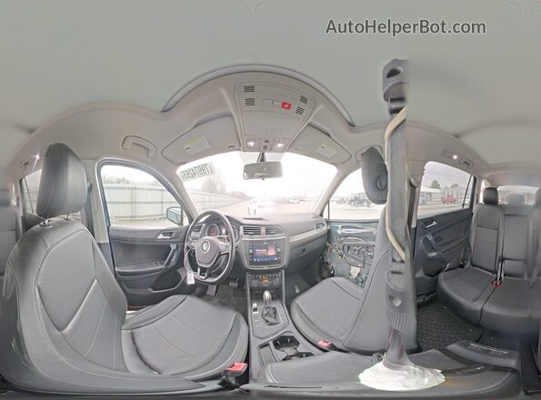 3VV3B7AX1JM007938 2018 VOLKSWAGEN TIGUAN Зеленый 