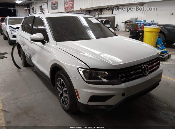 3VV3B7AX1JM033844 2018 VOLKSWAGEN TIGUAN Белый Передняя правая четверть