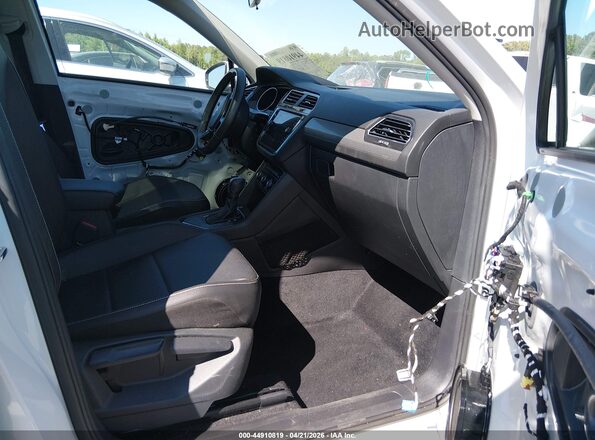 3VV3B7AX2MM021836 2021 VOLKSWAGEN TIGUAN Белый Вид салона спереди