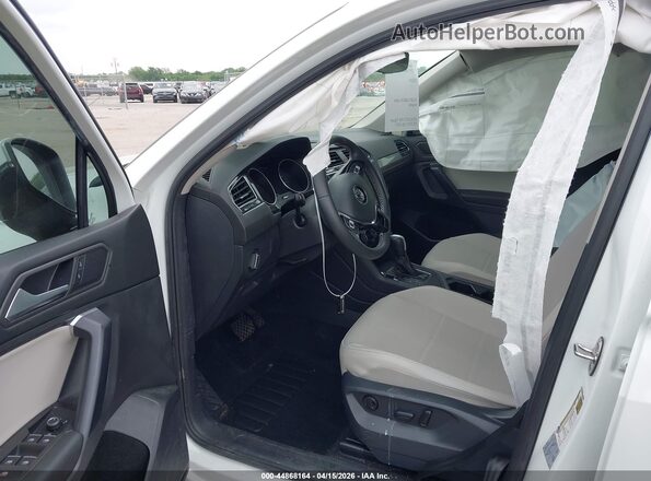 3VV3B7AX3MM031520 2021 VOLKSWAGEN TIGUAN Белый Вид салона спереди