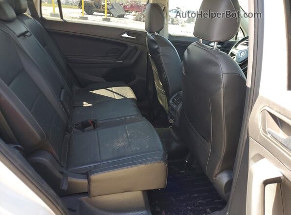 3VV3B7AX4LM106031 2020 VOLKSWAGEN TIGUAN Белый Вид задней части салона