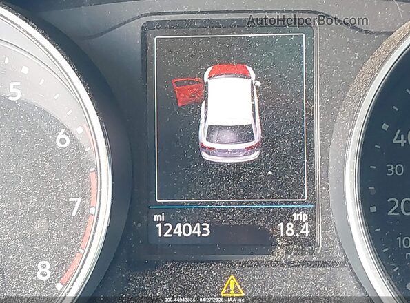 3VV3B7AX5JM179907 2018 VOLKSWAGEN TIGUAN Black 360 interior view