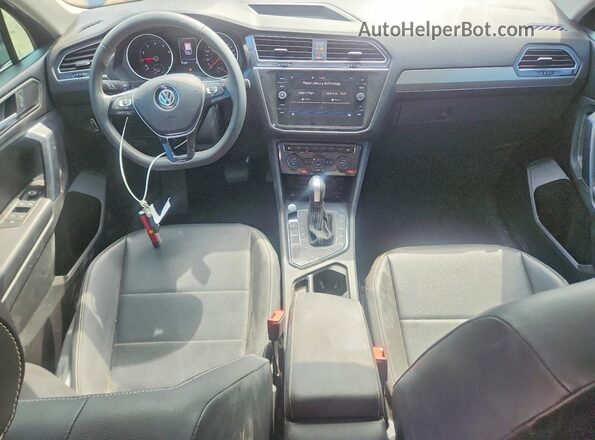 3VV3B7AX5MM015982 2021 VOLKSWAGEN TIGUAN Серый Вид панели приборов