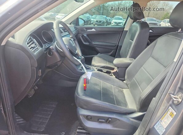 3VV3B7AX5MM015982 2021 VOLKSWAGEN TIGUAN Серый Вид салона спереди