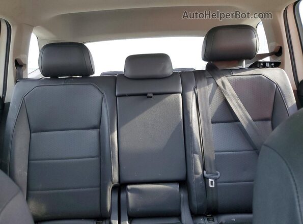 3VV3B7AX6KM065366 2019 VOLKSWAGEN TIGUAN Белый Вид задних сидений